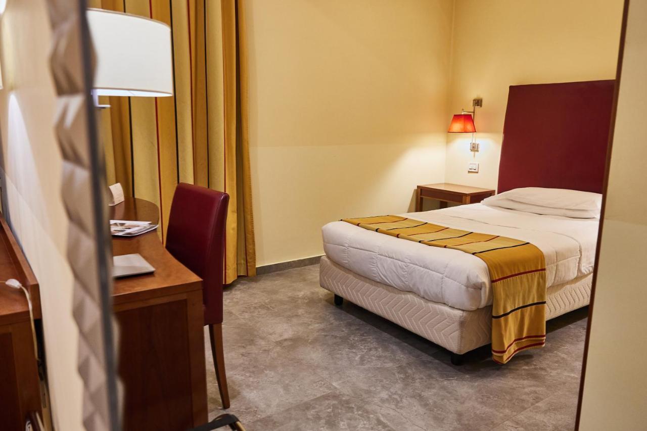 Single Room,1524918022:JPEG